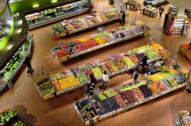primeur-CHATEAUDOUBLE-min_supermarket_stalls_coolers_market_food_fresh_shop_organic-652223